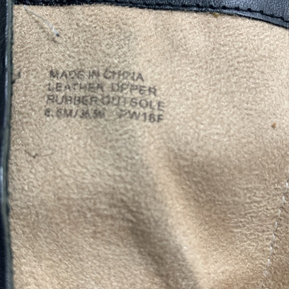 Z03-Michael Kors side straps/buckle ankle hi boots - Picture 11 of 11